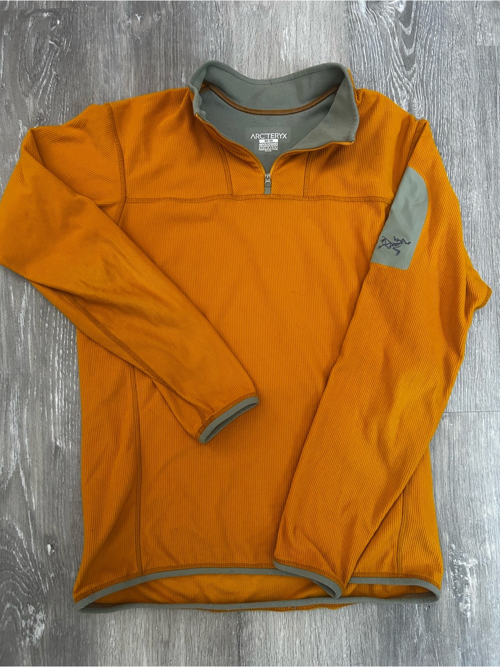 Arc'teryx Caliber Neck Orange Quarter Zip Pullover with Gray Trim Size Medium